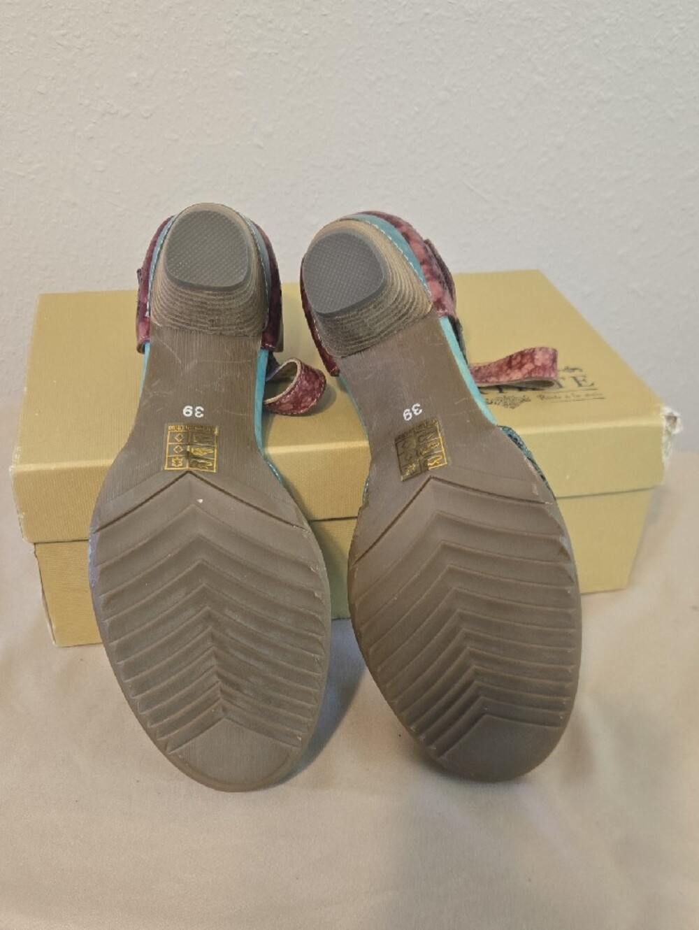 L'ATISTE Parchetta-Blum Blue Multi Two-Tone Floral Cutout Heel - Picture 5 of 7